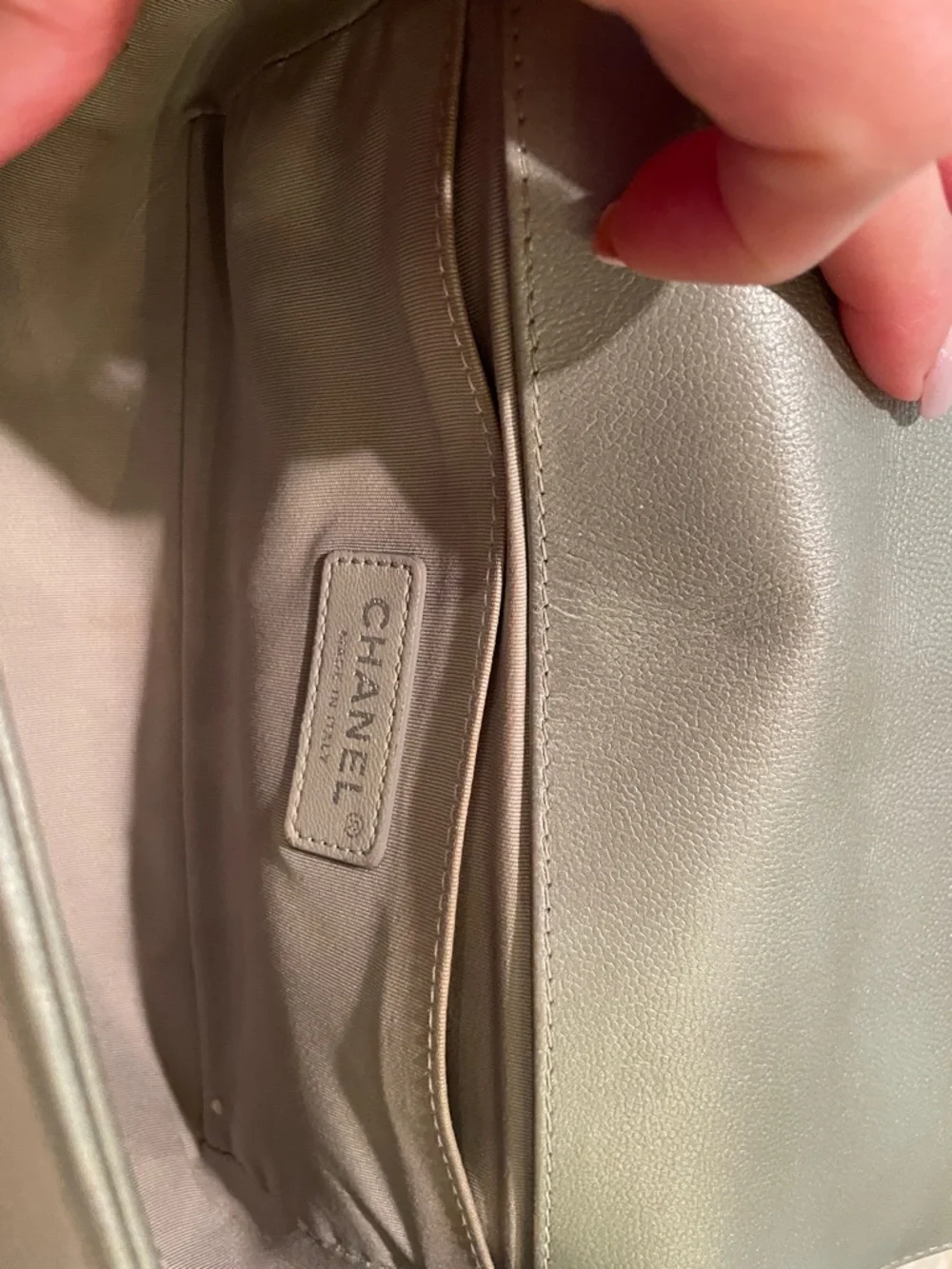 CHANEL Metallic Silver Quilted Shoulder Bag with Chain Strap. Great condition